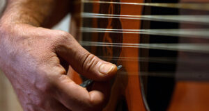 Exploring the Oud Strings Materials: Crafting Melodies that Sing img